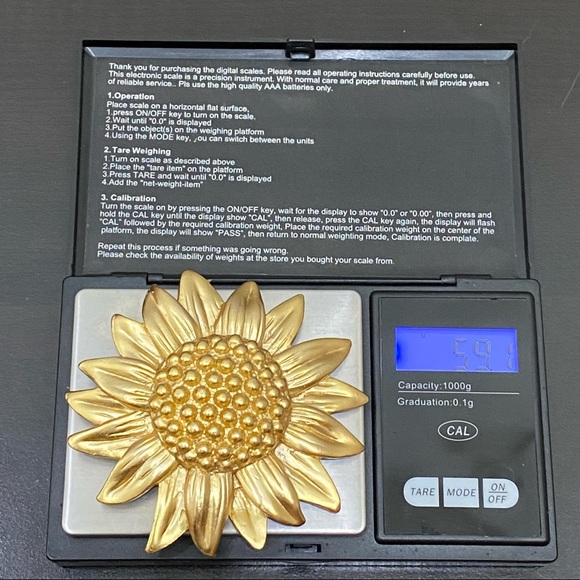 Vintage Unsigned Large Sunflower Gold-tone Brooch New (Old Stock) - Picture 8 of 11